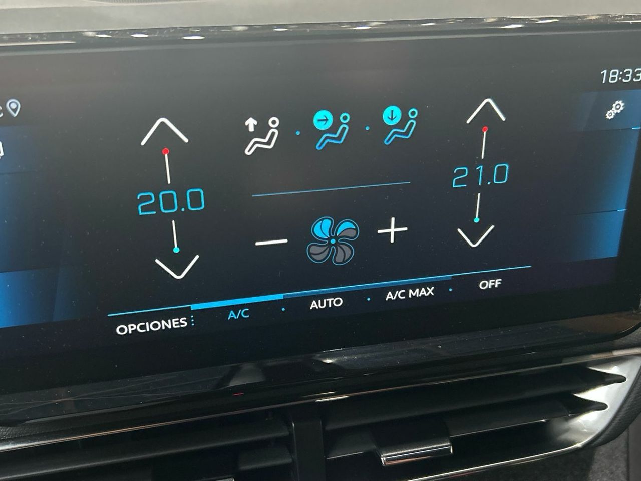 Peugeot 3008 PureTech 130 S&S Allure Pack 96 kW (130 CV) - foto 36