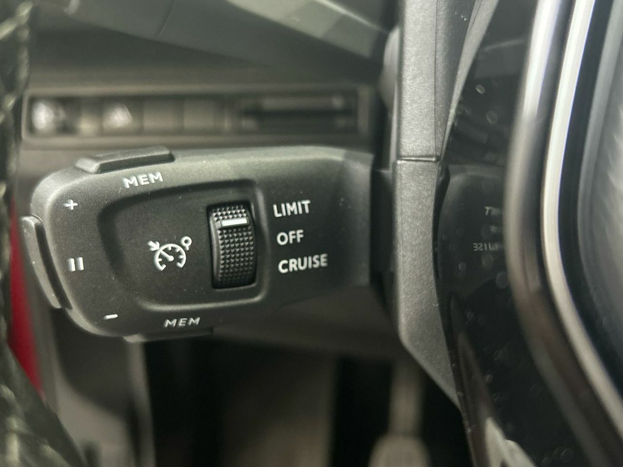 Peugeot 3008 PureTech 130 S&S Allure Pack 96 kW (130 CV) - foto 30