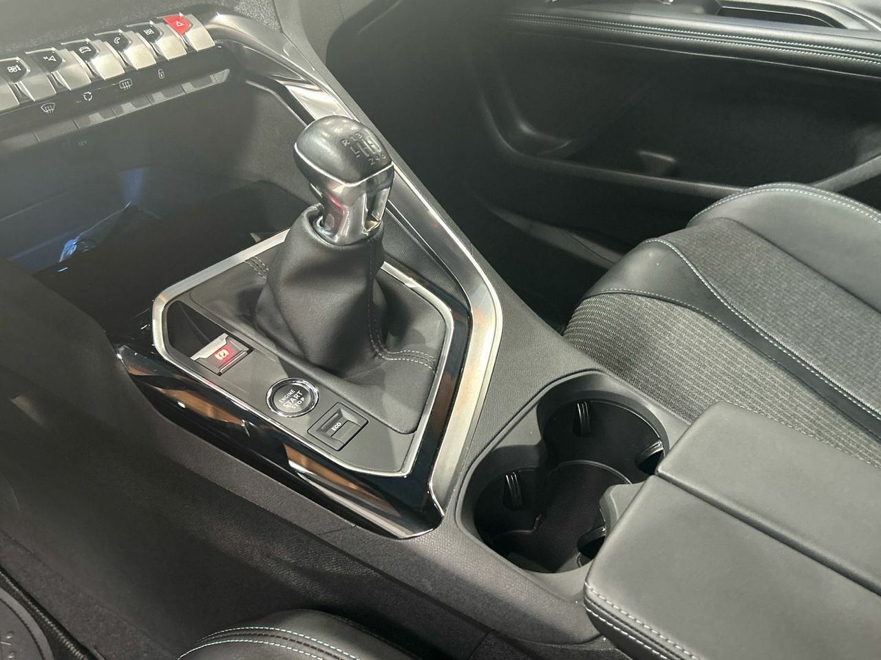 Peugeot 3008 PureTech 130 S&S Allure Pack 96 kW (130 CV) - foto 14