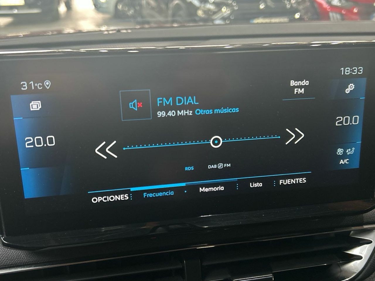 Peugeot 3008 PureTech 130 S&S Allure Pack 96 kW (130 CV) - foto 35