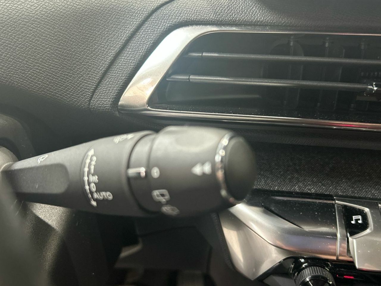 Peugeot 3008 PureTech 130 S&S Allure Pack 96 kW (130 CV) - foto 32