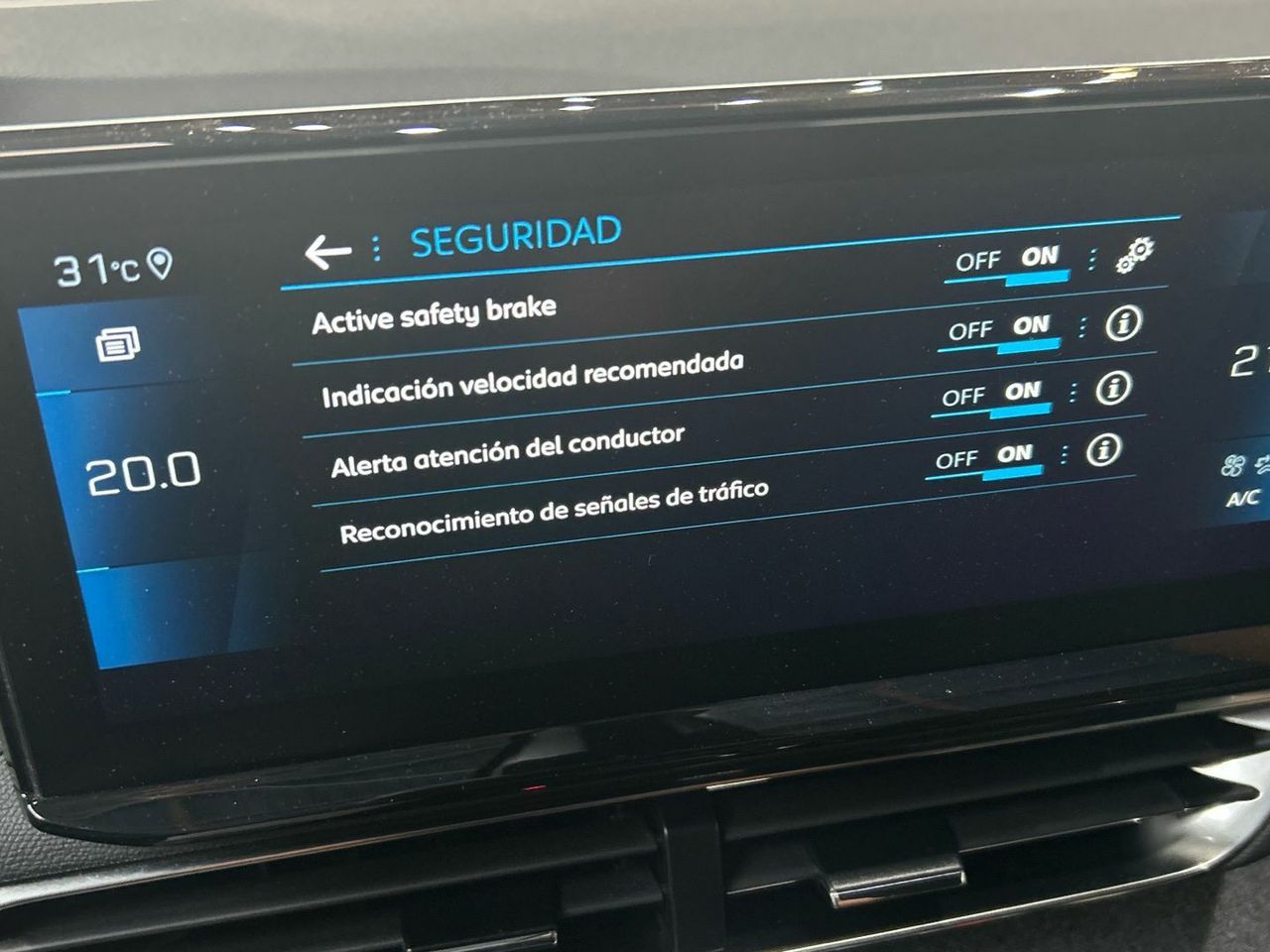 Peugeot 3008 PureTech 130 S&S Allure Pack 96 kW (130 CV) - foto 38