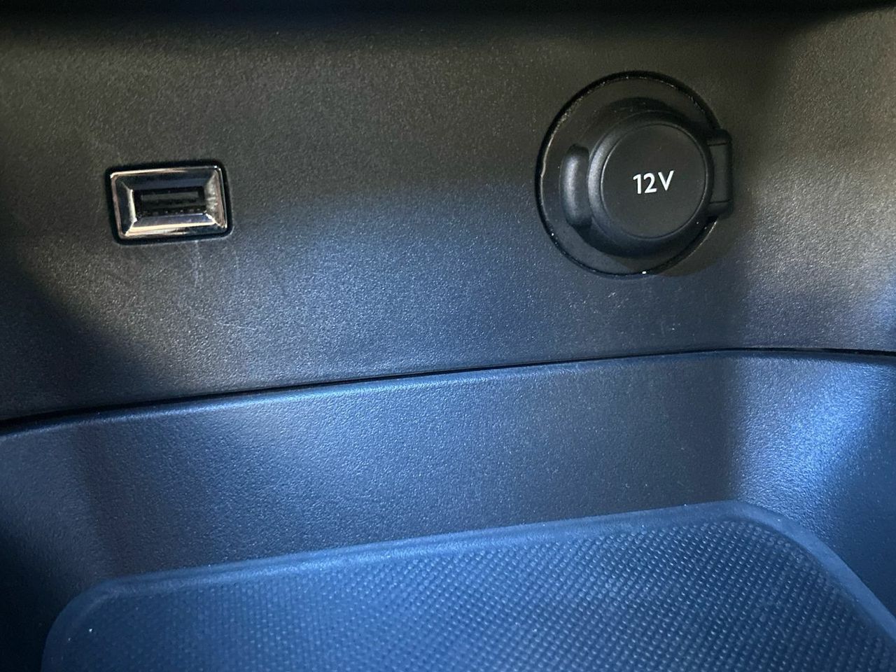 Peugeot 3008 Hybrid 225 Allure Pack e-EAT8 165 kW (225 CV) - foto 44