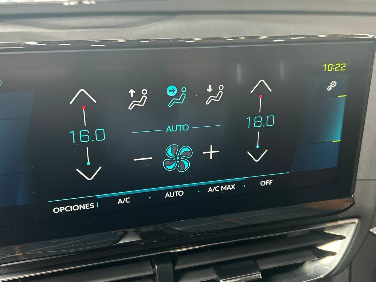 Peugeot 3008 Hybrid 225 Allure Pack e-EAT8 165 kW (225 CV) - foto 48