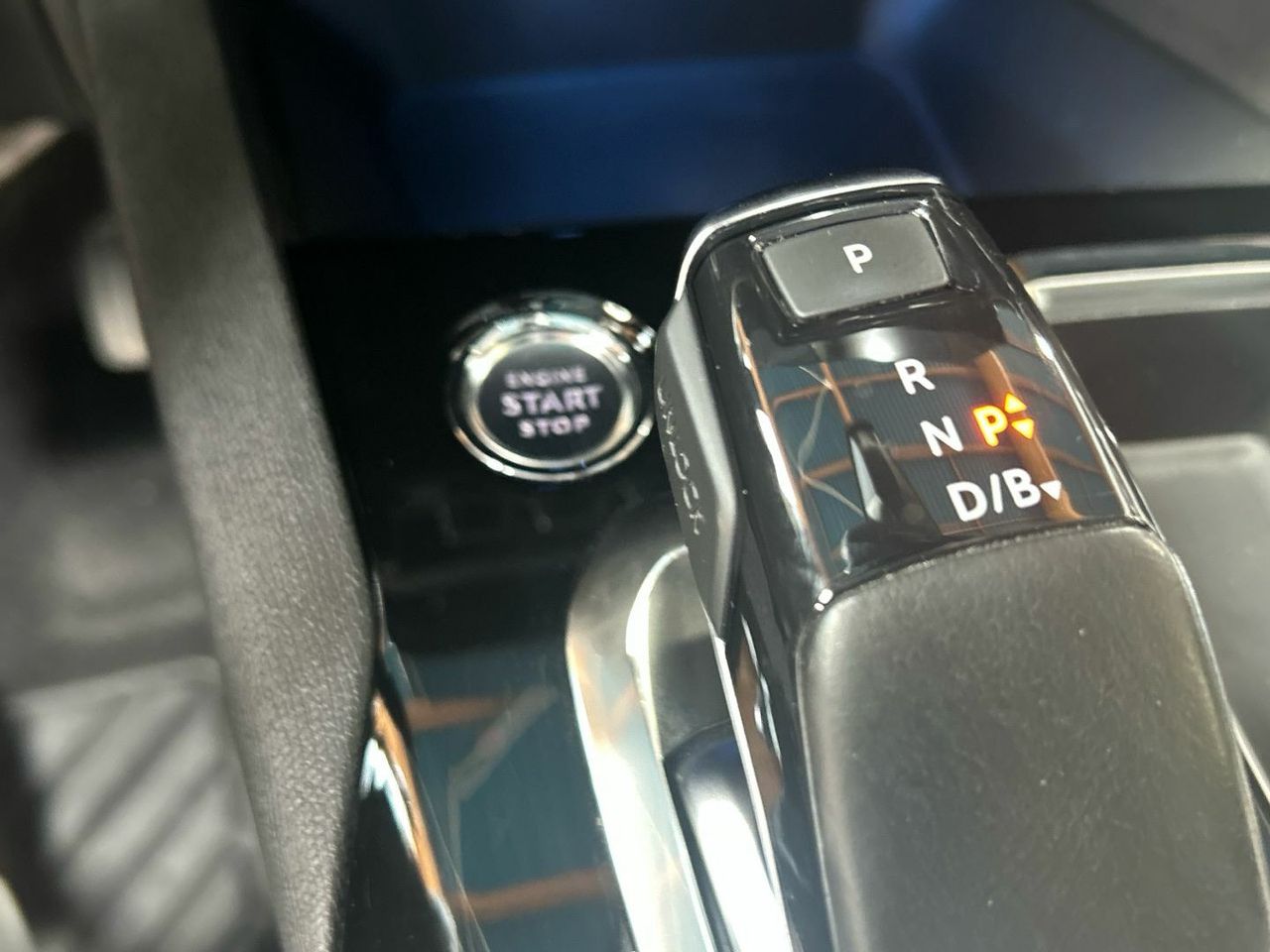 Peugeot 3008 Hybrid 225 Allure Pack e-EAT8 165 kW (225 CV) - foto 43