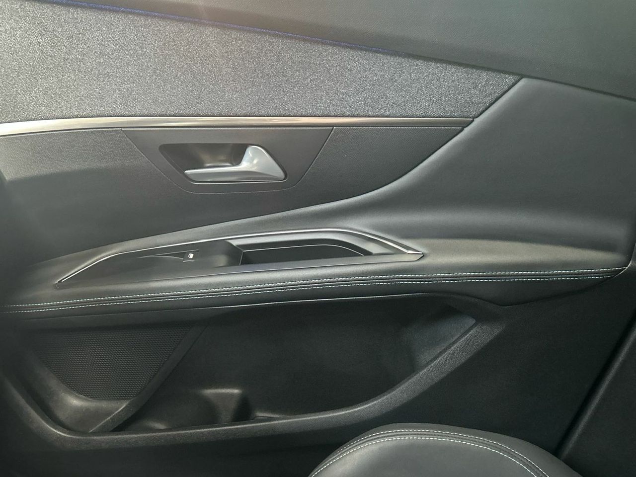 Peugeot 3008 Hybrid 225 Allure Pack e-EAT8 165 kW (225 CV) - foto 51