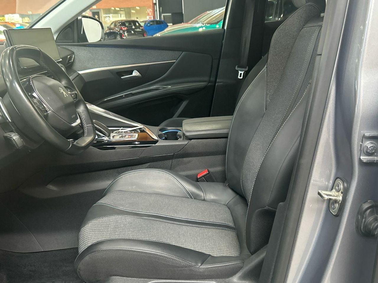 Peugeot 3008 Hybrid 225 Allure Pack e-EAT8 165 kW (225 CV) - foto 11