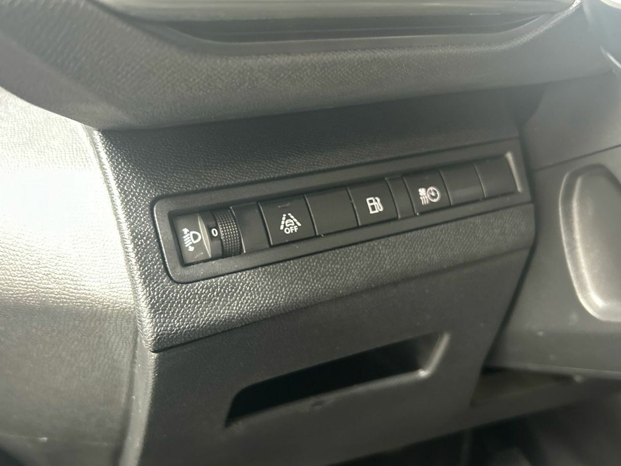 Peugeot 3008 Hybrid 225 Allure Pack e-EAT8 165 kW (225 CV) - foto 35