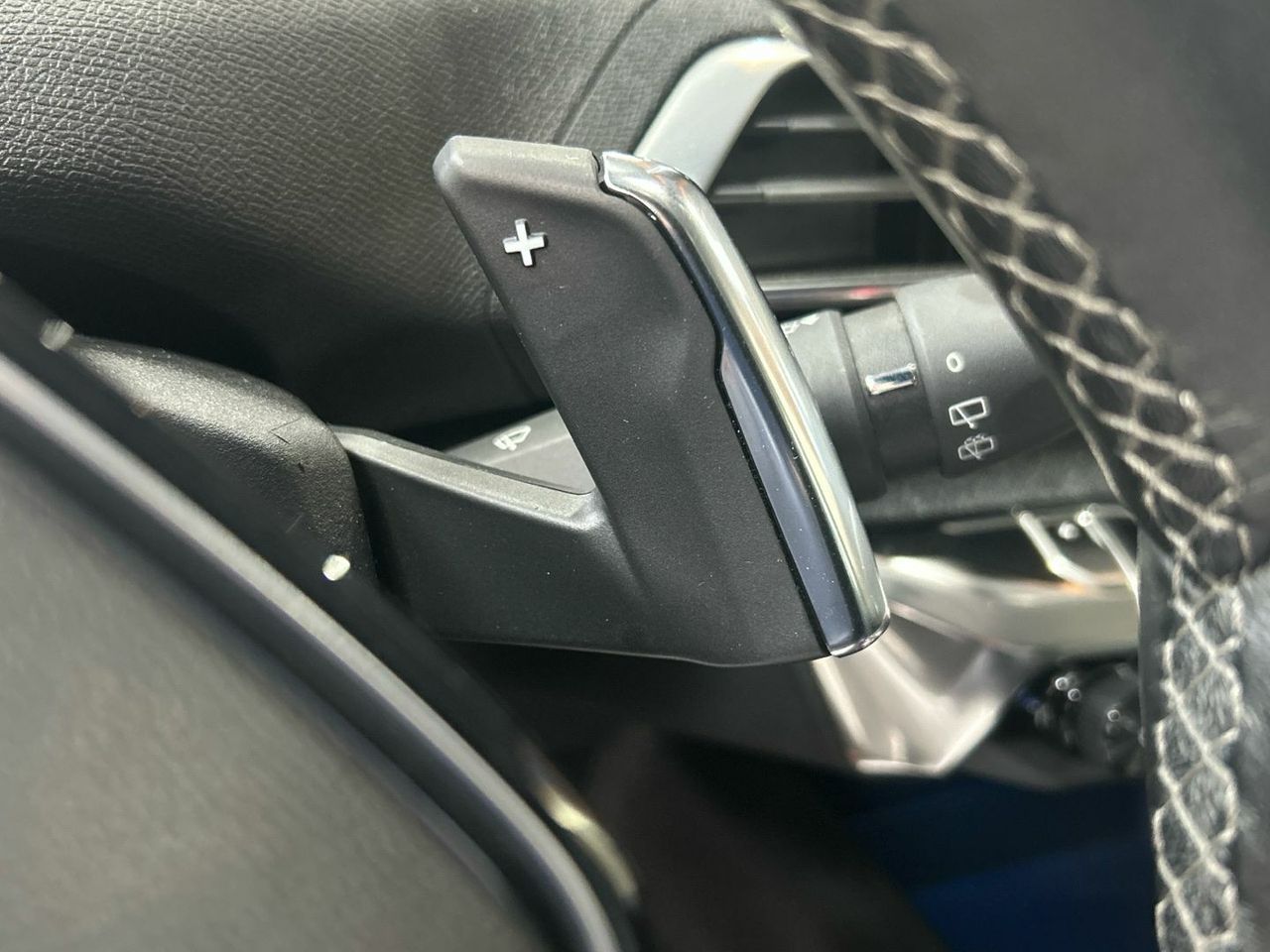 Peugeot 3008 Hybrid 225 Allure Pack e-EAT8 165 kW (225 CV) - foto 38