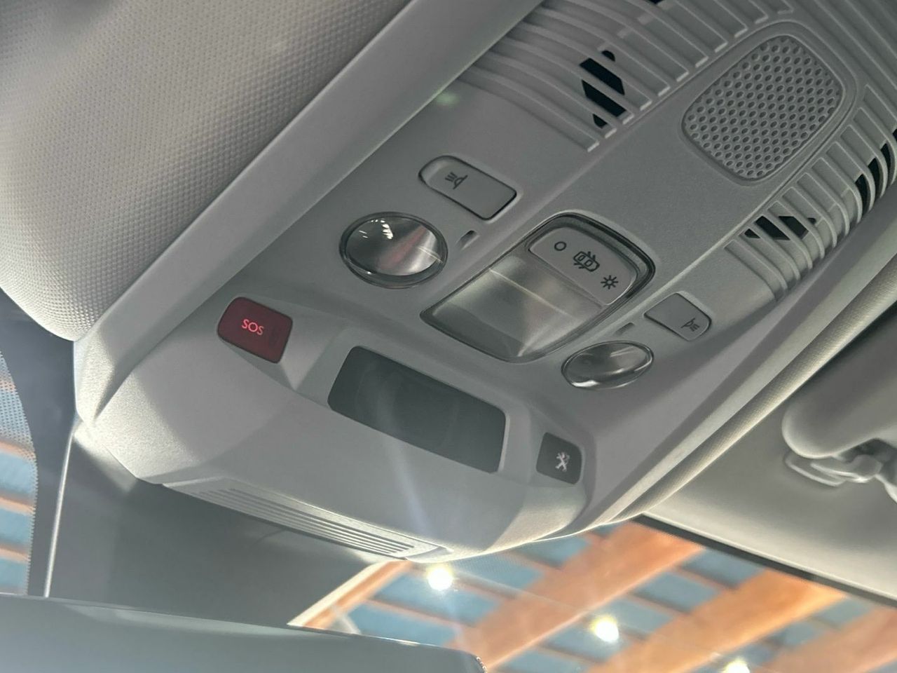 Peugeot 3008 Hybrid 225 Allure Pack e-EAT8 165 kW (225 CV) - foto 18