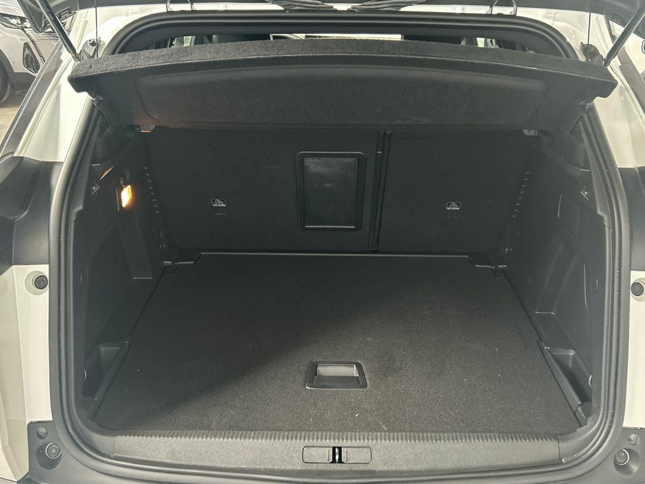 Peugeot 3008 BlueHDi 130 S&S Allure Pack EAT8 96 kW (130 CV) - foto 6