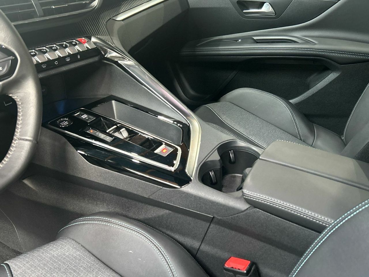 Peugeot 3008 BlueHDi 130 S&S Allure Pack EAT8 96 kW (130 CV) - foto 14