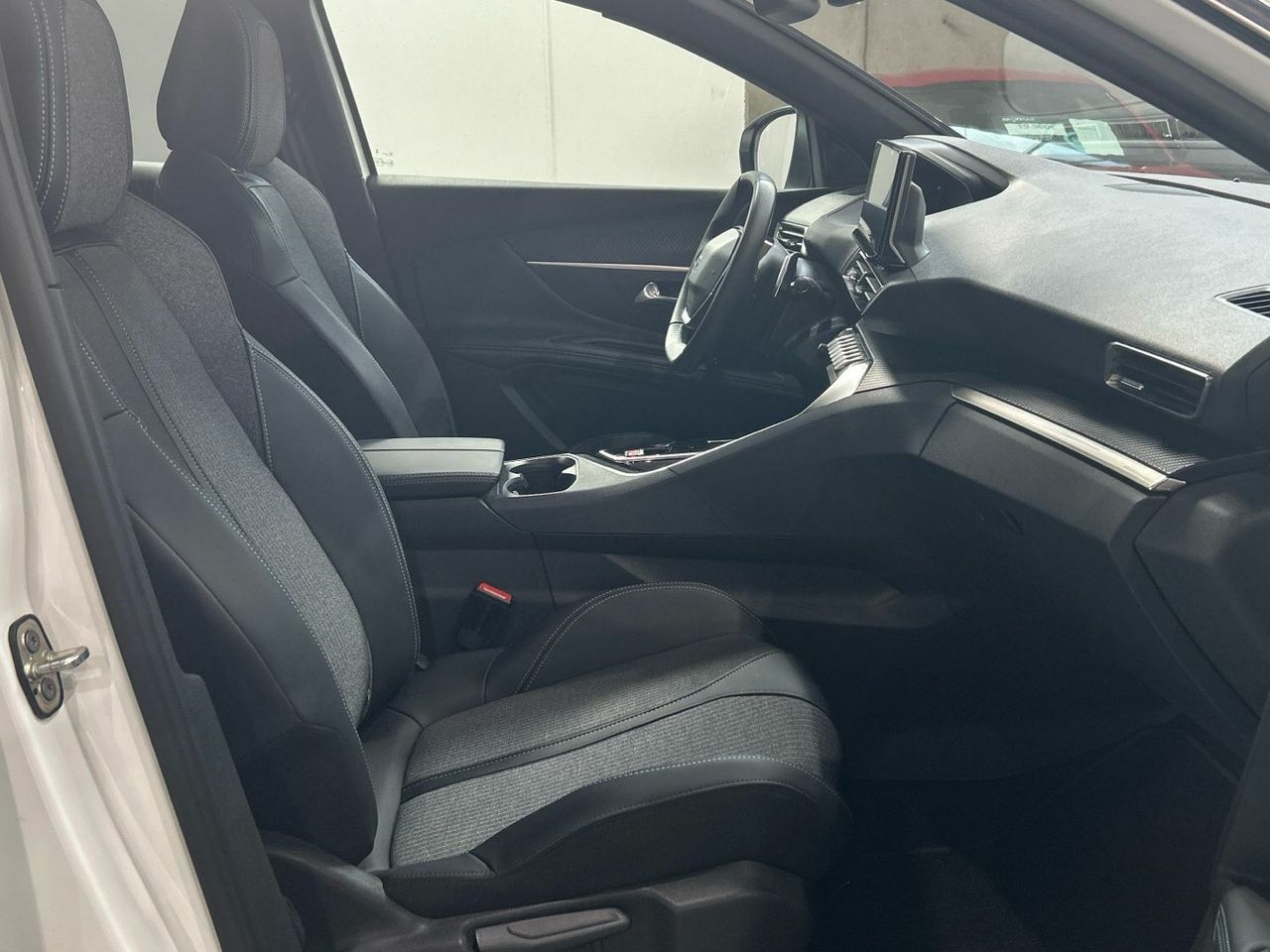 Peugeot 3008 BlueHDi 130 S&S Allure Pack EAT8 96 kW (130 CV) - foto 25