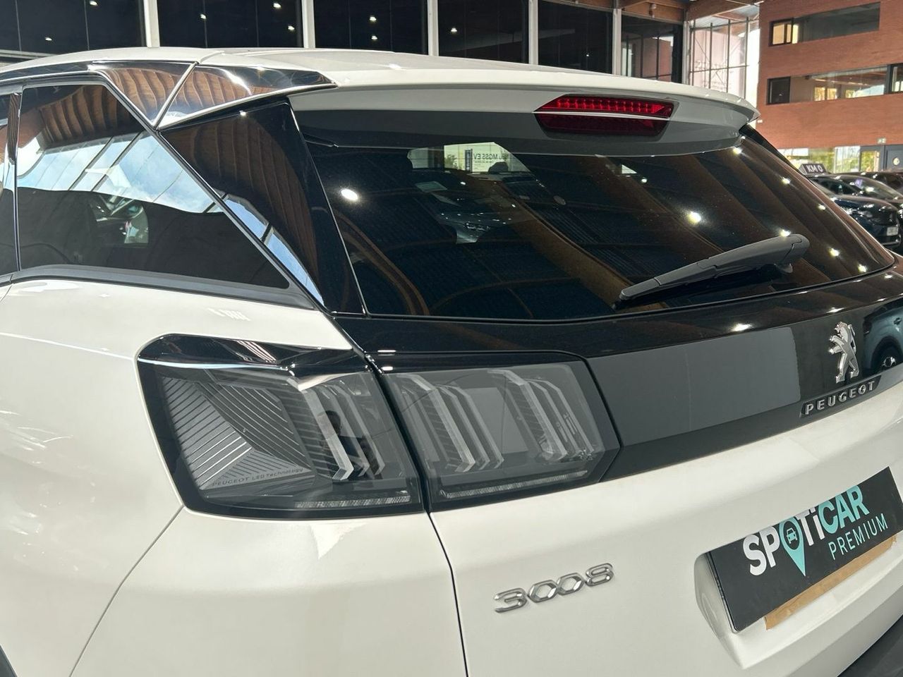 Peugeot 3008 BlueHDi 130 S&S Allure Pack EAT8 96 kW (130 CV) - foto 17