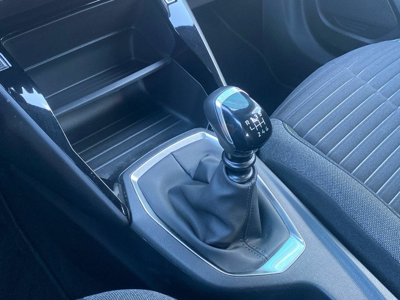 Peugeot 2008 PureTech 100 S&S Active 75 kW (100 CV) - foto 14