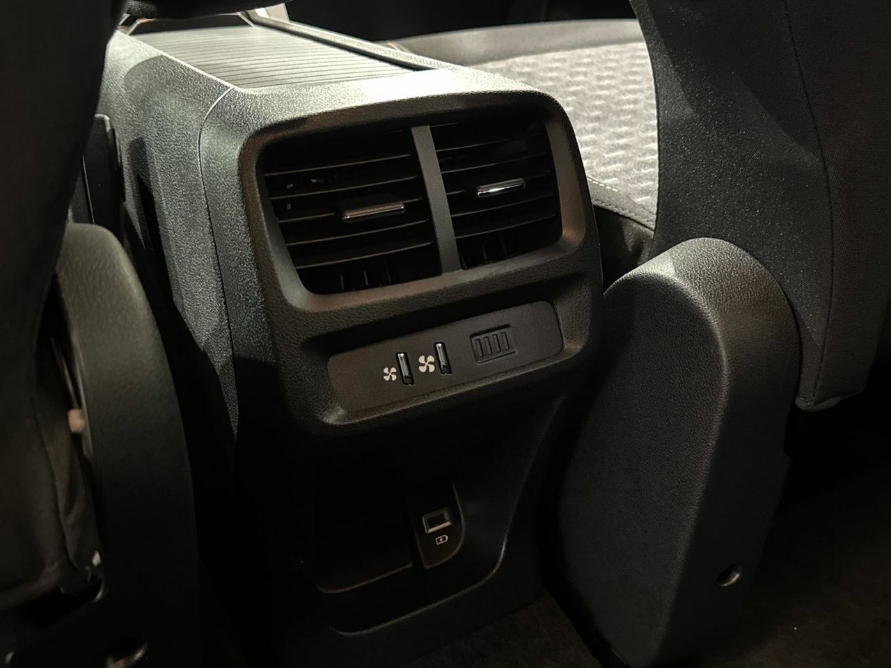 Peugeot Rifter BlueHDi 130 S&S GT Standard Auto 96 kW (130 C - foto 24