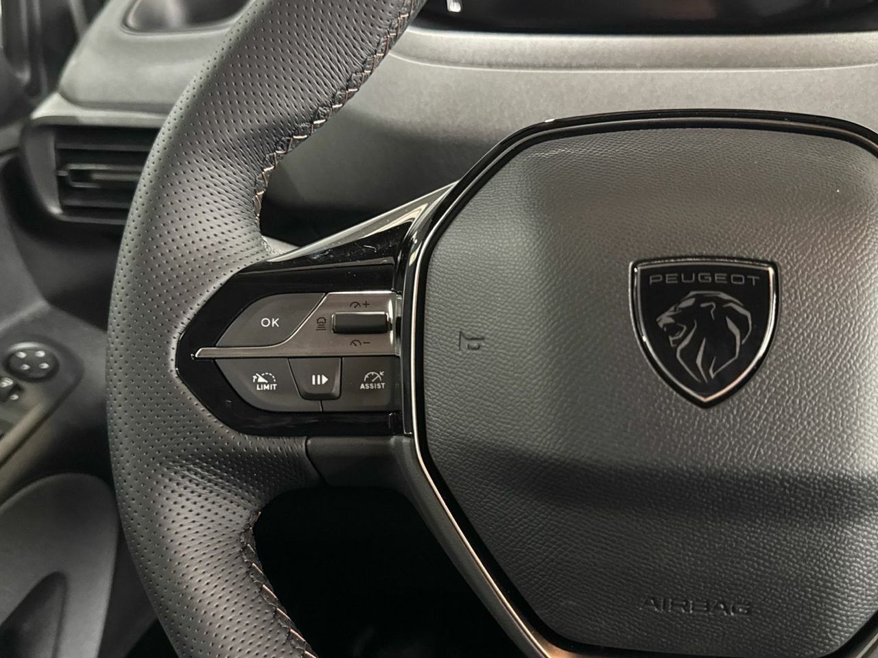 Peugeot Rifter BlueHDi 130 S&S GT Standard Auto 96 kW (130 C - foto 20