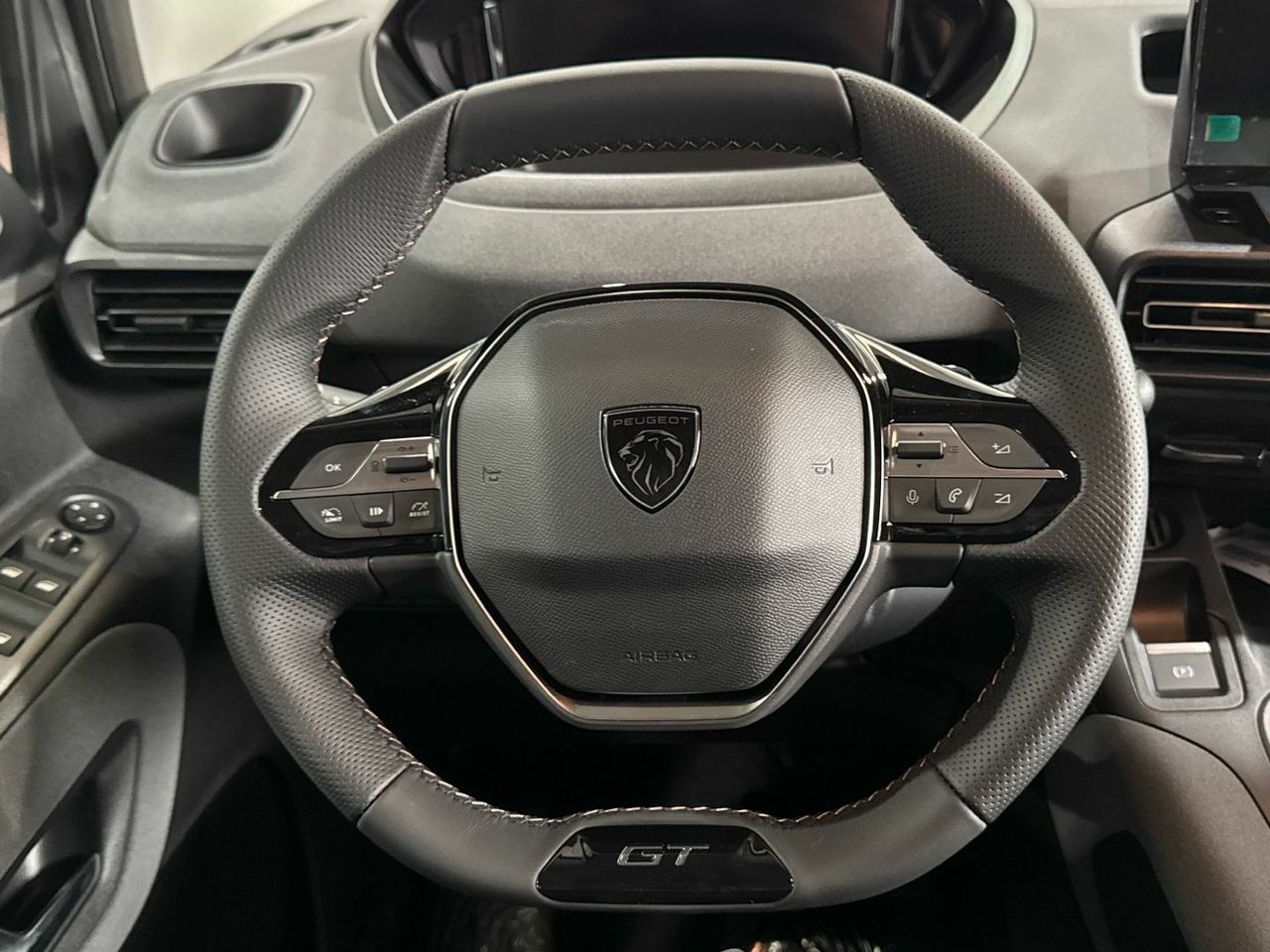 Peugeot Rifter BlueHDi 130 S&S GT Standard Auto 96 kW (130 C - foto 9