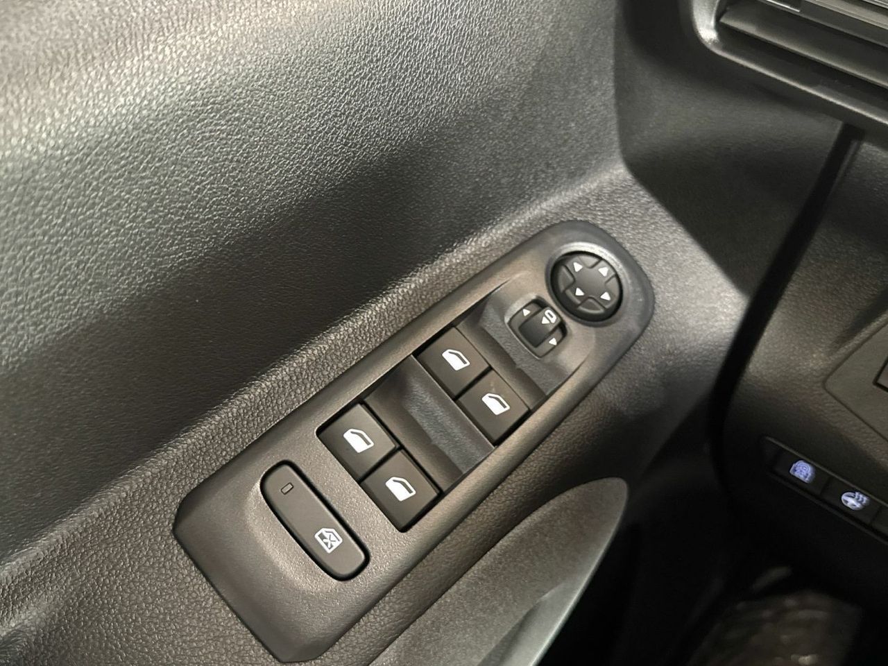 Peugeot Rifter BlueHDi 130 S&S GT Standard Auto 96 kW (130 C - foto 30