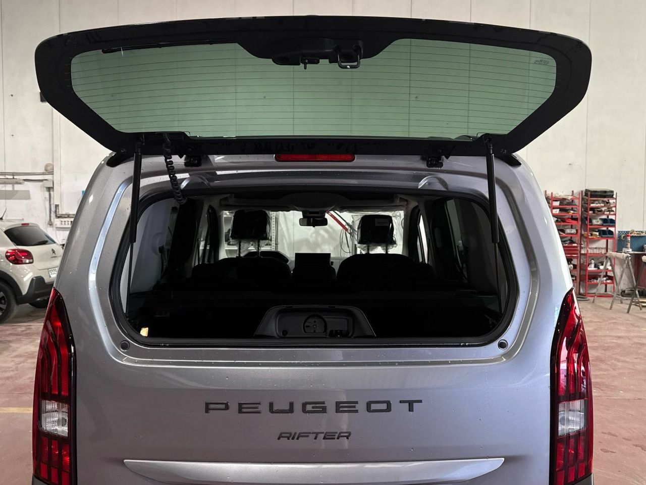 Peugeot Rifter BlueHDi 130 S&S GT Standard Auto 96 kW (130 C - foto 28