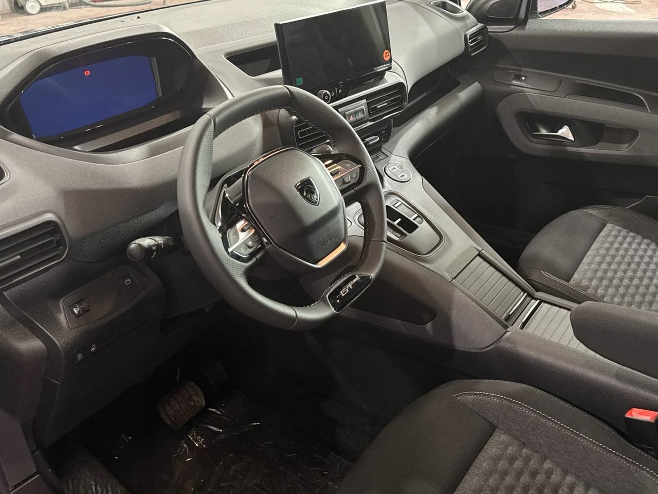 Peugeot Rifter BlueHDi 130 S&S GT Standard Auto 96 kW (130 C - foto 21