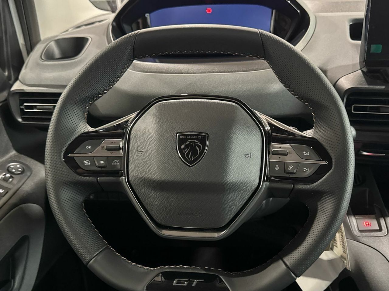 Peugeot Rifter BlueHDi 130 S&S GT Standard Auto 96 kW (130 C - foto 9