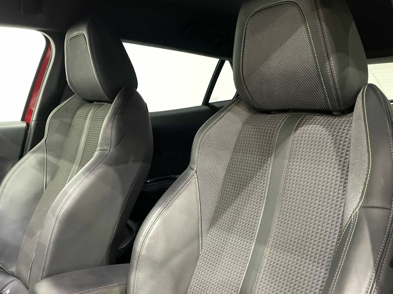 Peugeot 2008 PureTech 130 S&S GT Line 96 kW (130 CV) - foto 58