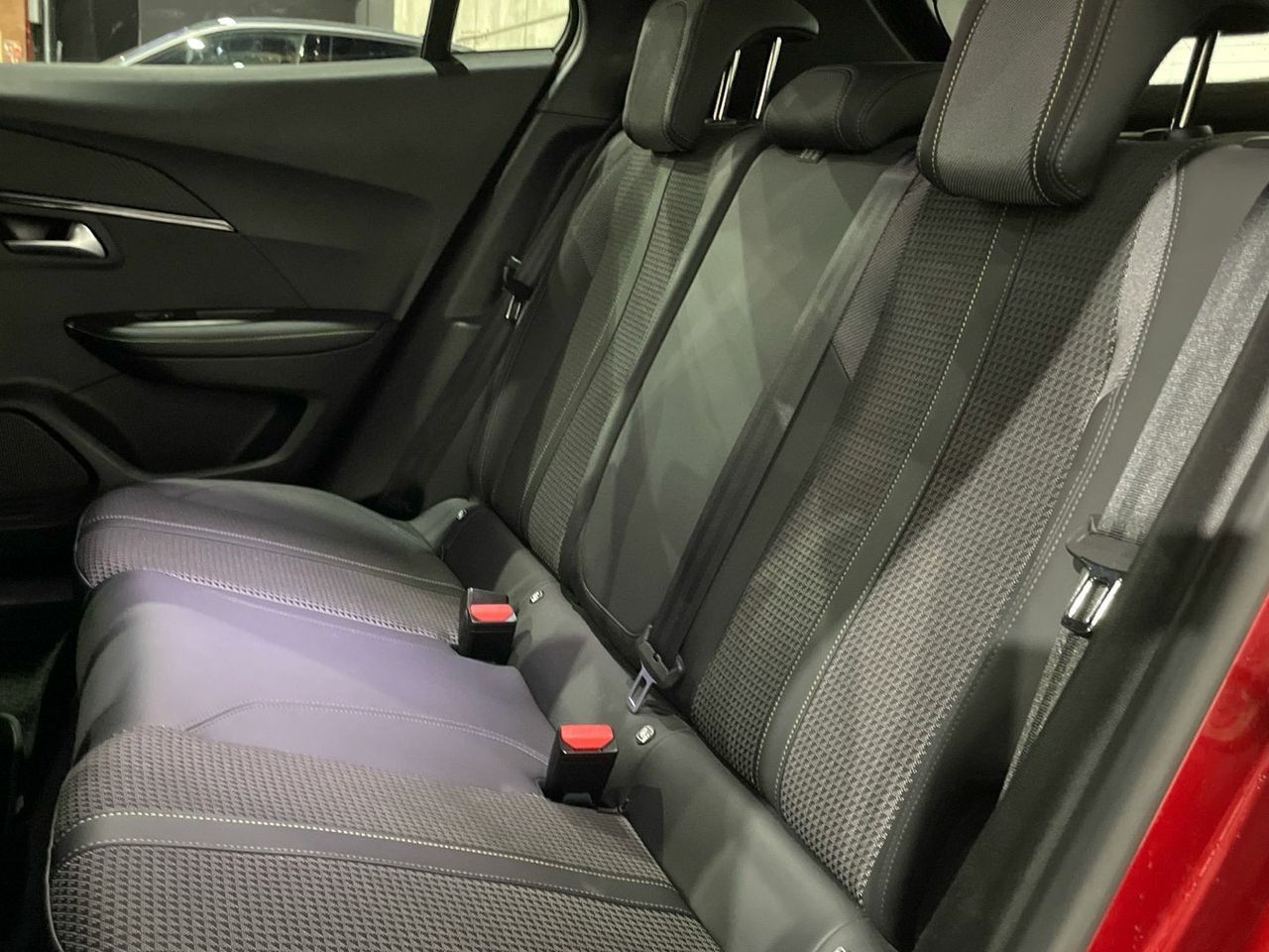 Peugeot 2008 PureTech 130 S&S GT Line 96 kW (130 CV) - foto 12