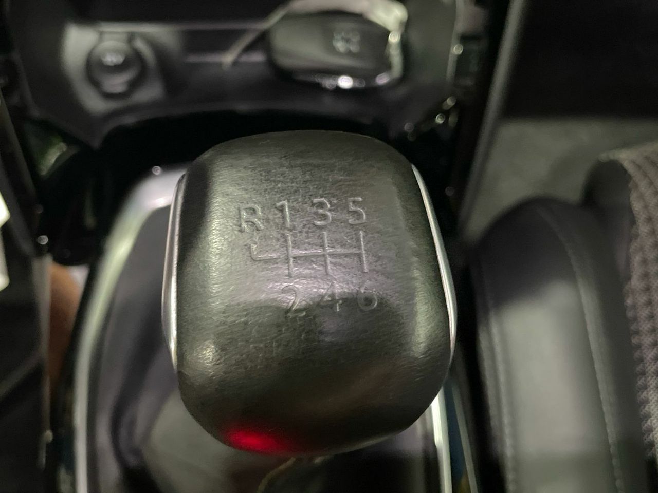 Peugeot 2008 PureTech 130 S&S GT Line 96 kW (130 CV) - foto 60