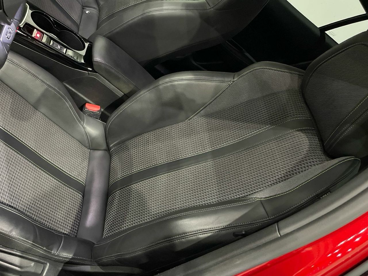 Peugeot 2008 PureTech 130 S&S GT Line 96 kW (130 CV) - foto 54