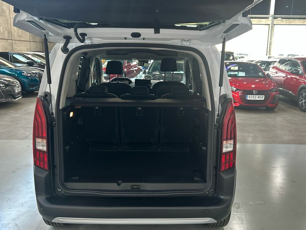 Peugeot Rifter BlueHDi 130 S&S GT Standard Auto 96 kW (130 C - foto 6