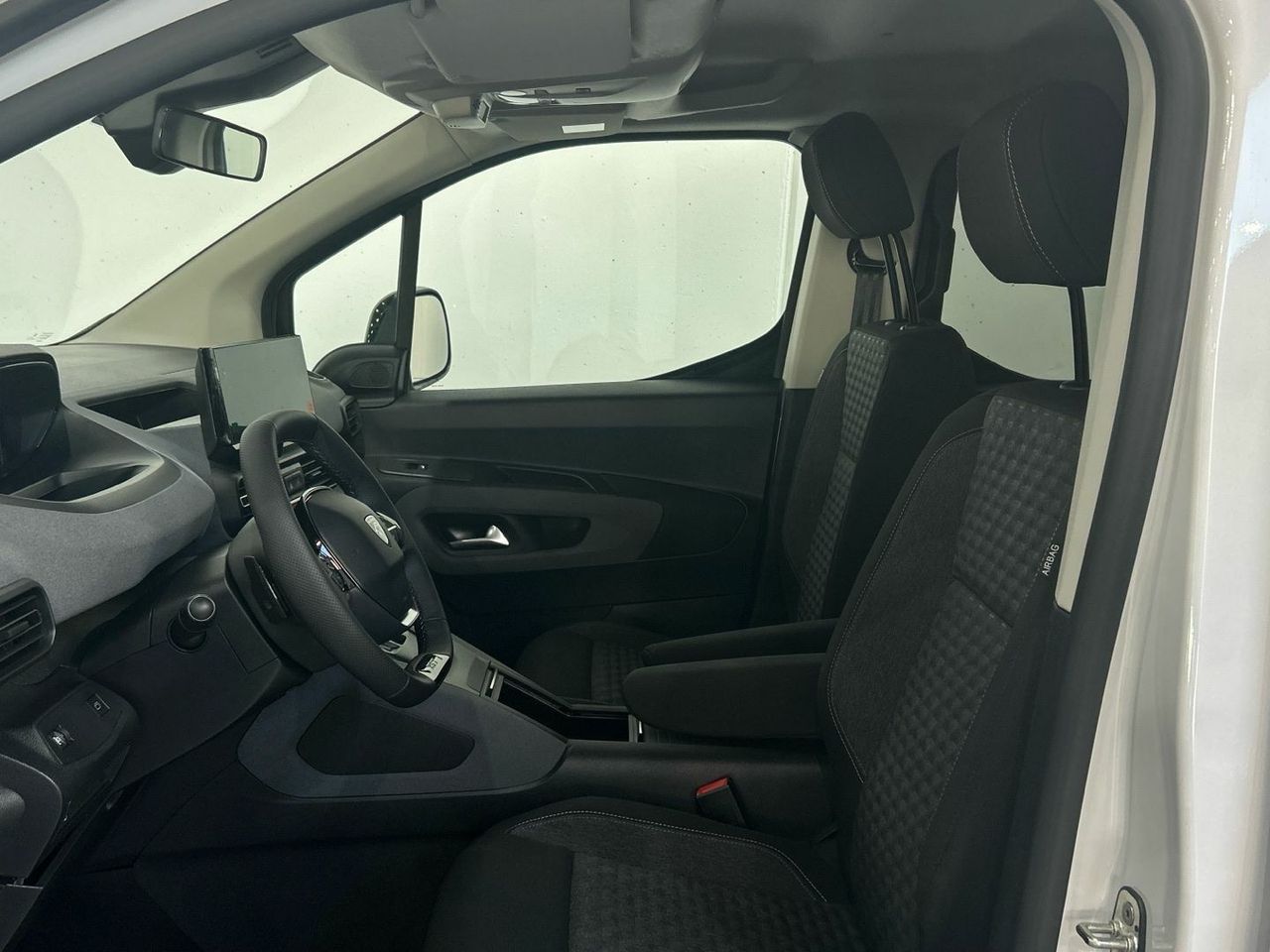 Peugeot Rifter BlueHDi 130 S&S GT Standard Auto 96 kW (130 C - foto 11