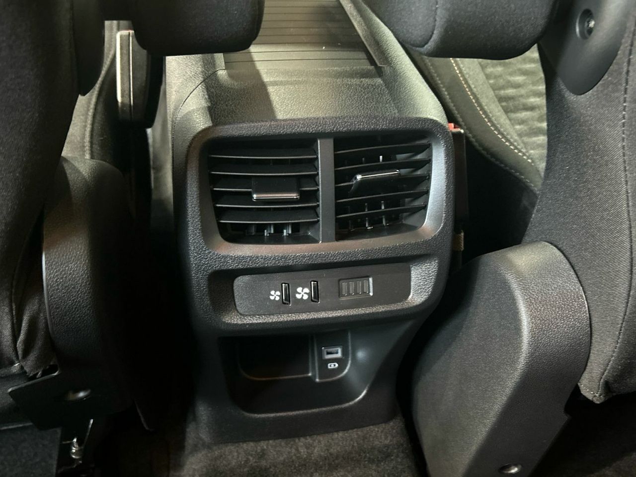 Peugeot Rifter BlueHDi 130 S&S GT Standard Auto 96 kW (130 C - foto 32