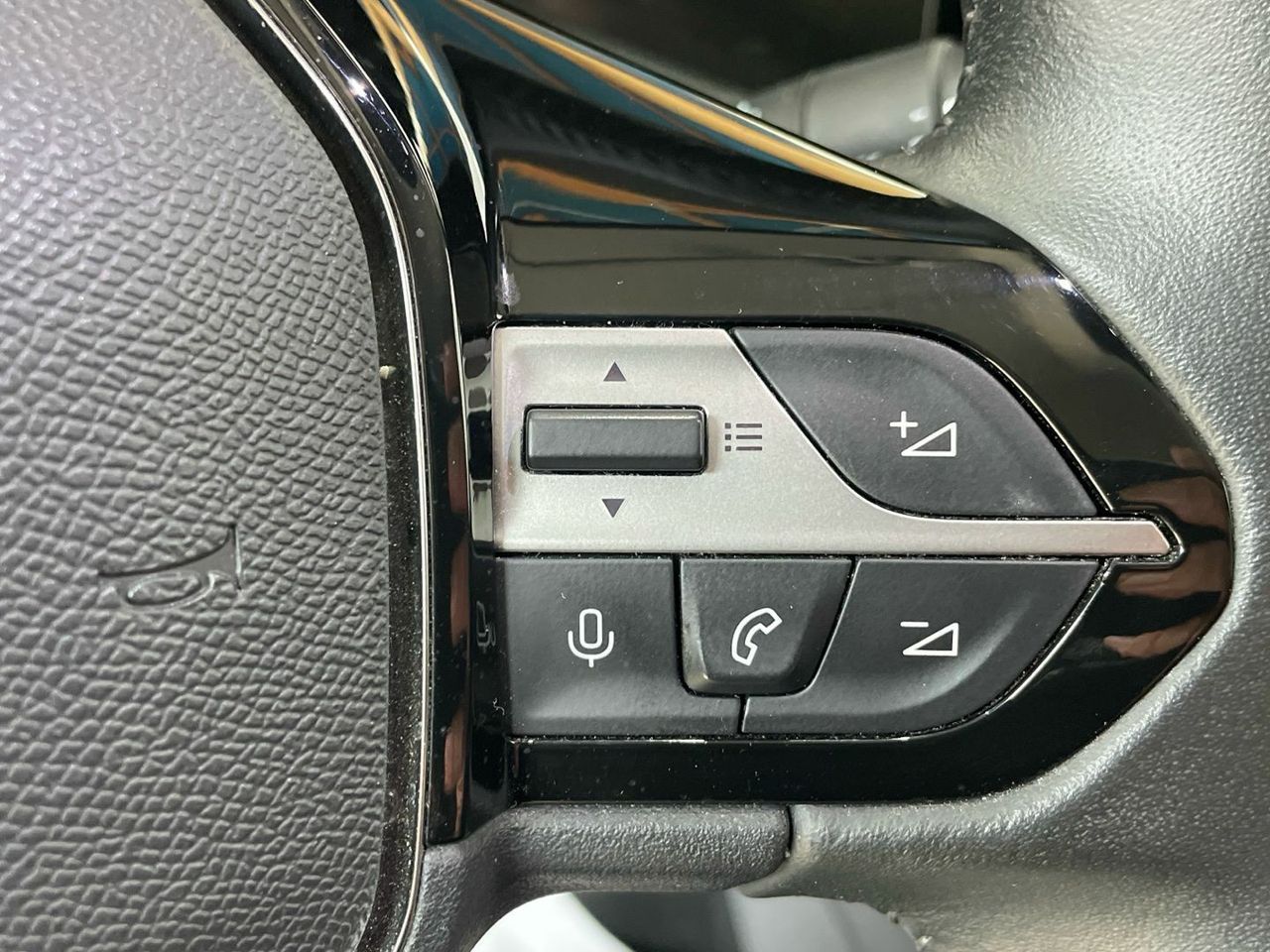 Peugeot 308 BlueHDi 130 S&S Allure Pack 96 kW (130 CV) - foto 35