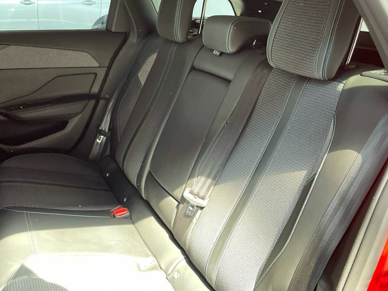 Peugeot 308 BlueHDi 130 S&S Allure Pack 96 kW (130 CV) - foto 12