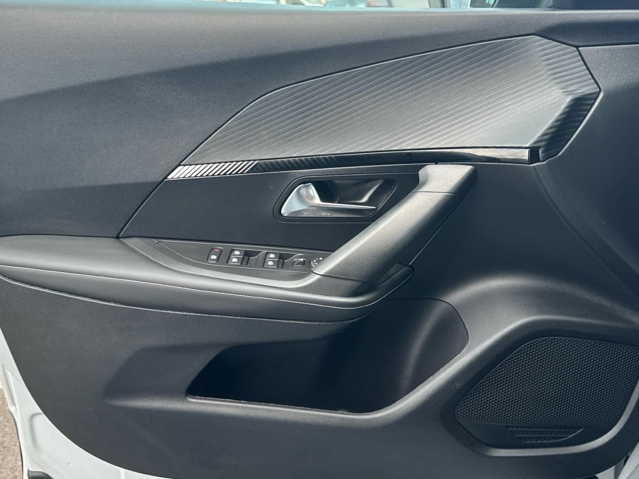 Peugeot 2008 PureTech 130 S&S Allure EAT8 96 kW (130 CV) - foto 19