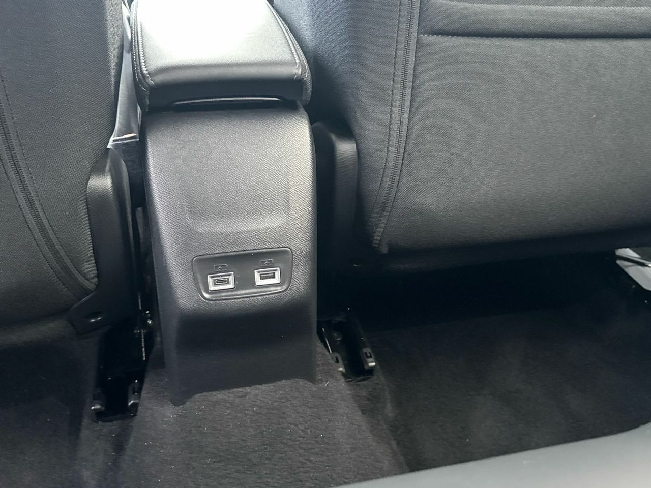 Peugeot 2008 PureTech 130 S&S Allure EAT8 96 kW (130 CV) - foto 36