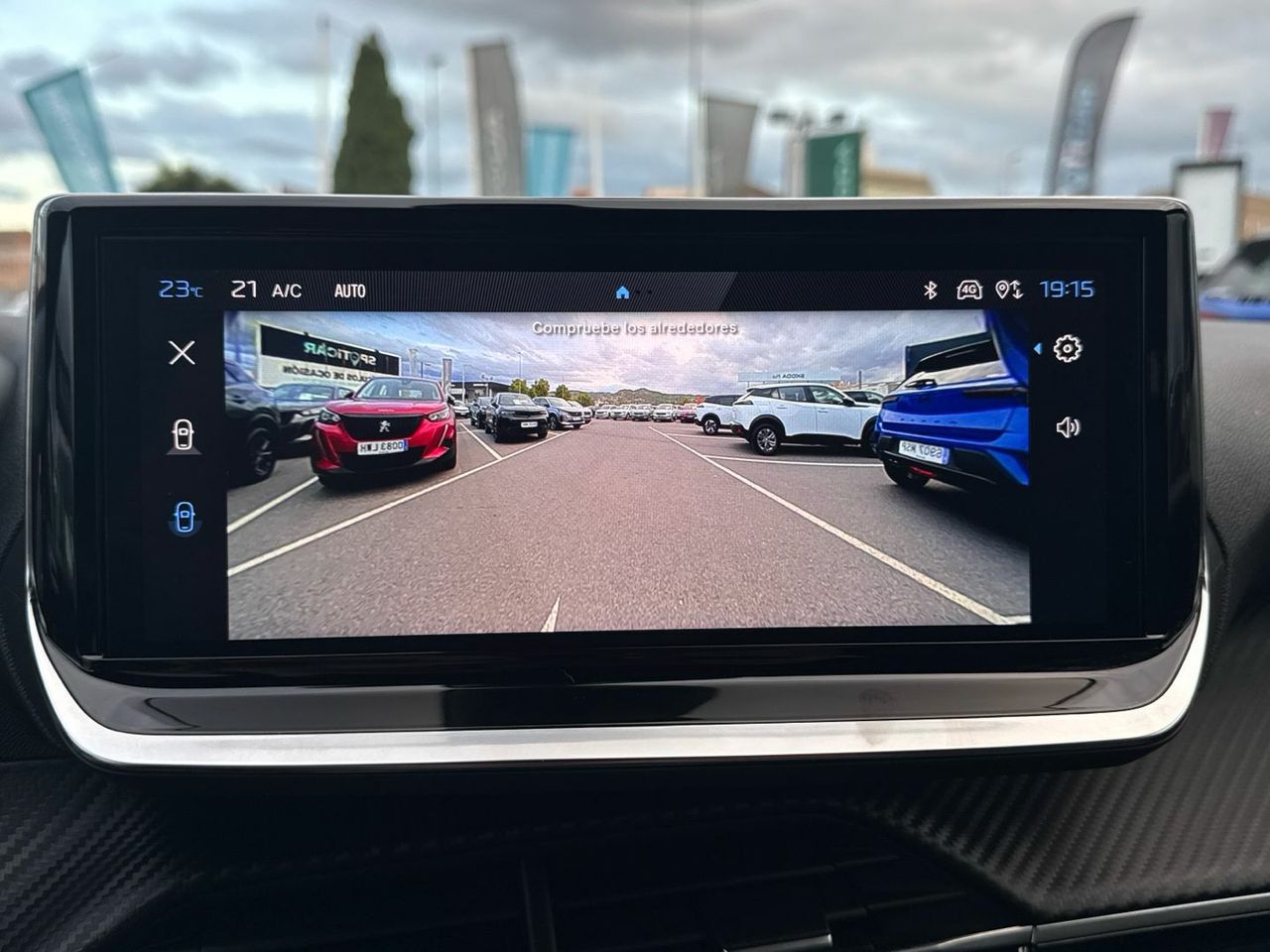 Peugeot 2008 PureTech 130 S&S Allure EAT8 96 kW (130 CV) - foto 28