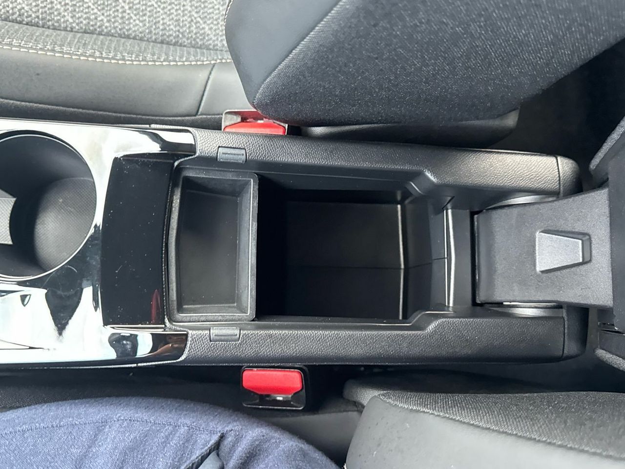 Peugeot 2008 PureTech 130 S&S Allure EAT8 96 kW (130 CV) - foto 35