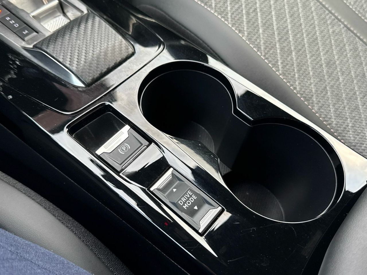 Peugeot 2008 PureTech 130 S&S Allure EAT8 96 kW (130 CV) - foto 33