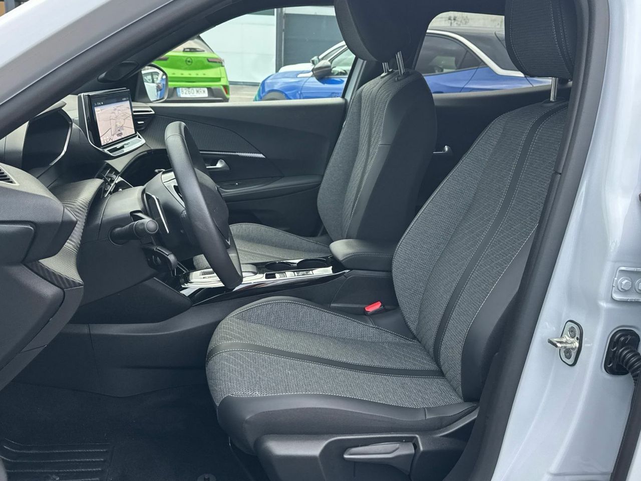 Peugeot 2008 PureTech 130 S&S Allure EAT8 96 kW (130 CV) - foto 11