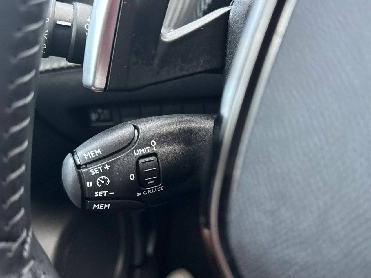 Peugeot 2008 PureTech 130 S&S Allure EAT8 96 kW (130 CV) - foto 25