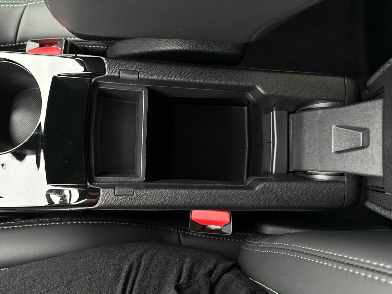 Peugeot 2008 PureTech 130 S&S GT EAT8 96 kW (130 CV) - foto 32