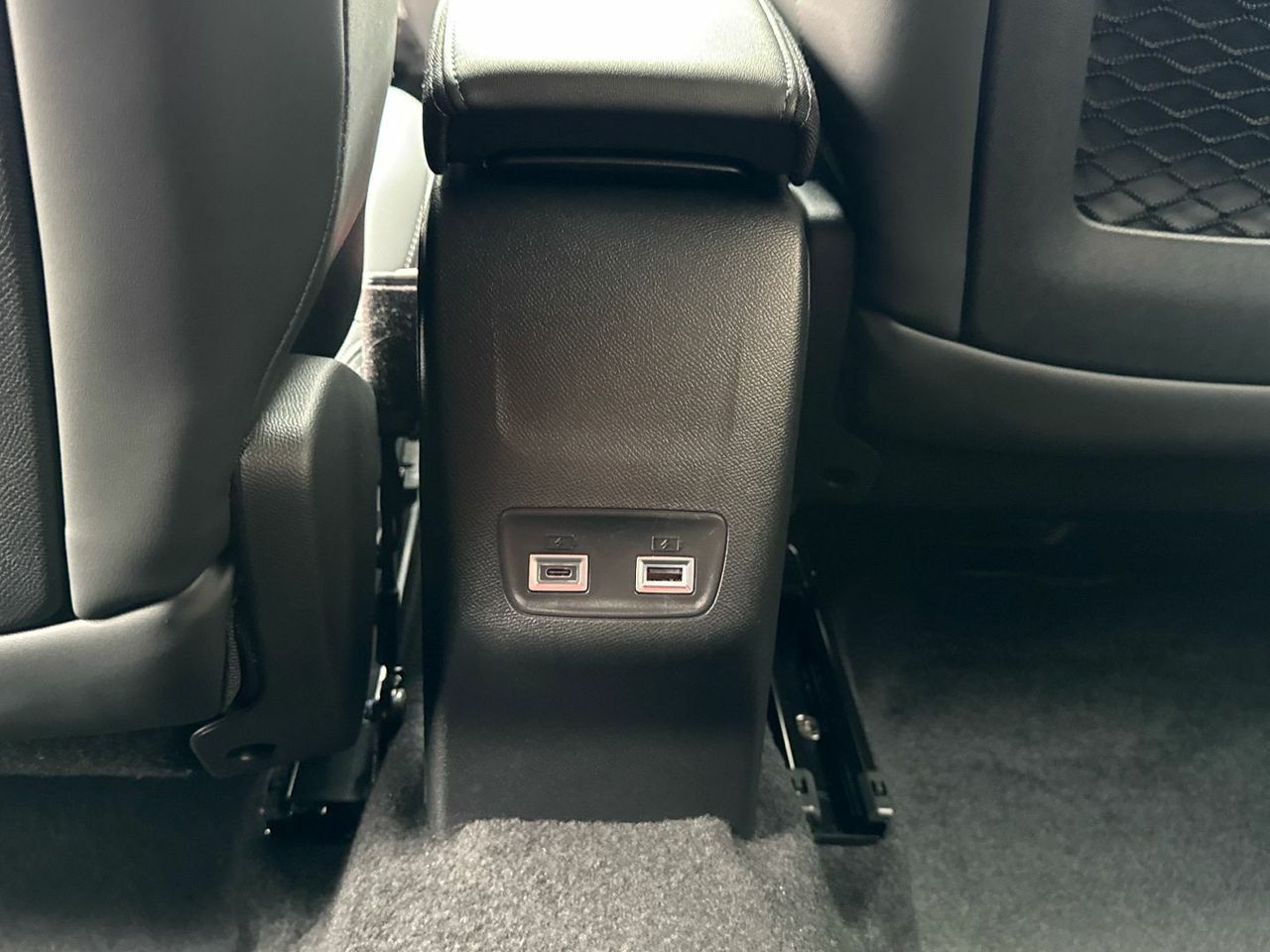 Peugeot 2008 PureTech 130 S&S GT EAT8 96 kW (130 CV) - foto 42