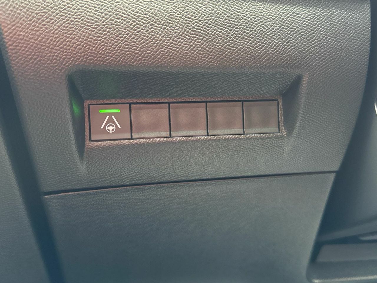 Peugeot 2008 PureTech 130 S&S GT EAT8 96 kW (130 CV) - foto 40