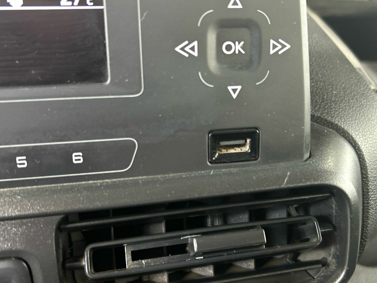 Peugeot Rifter BlueHDi 100 Access Standard 73 kW (100 CV) - foto 37