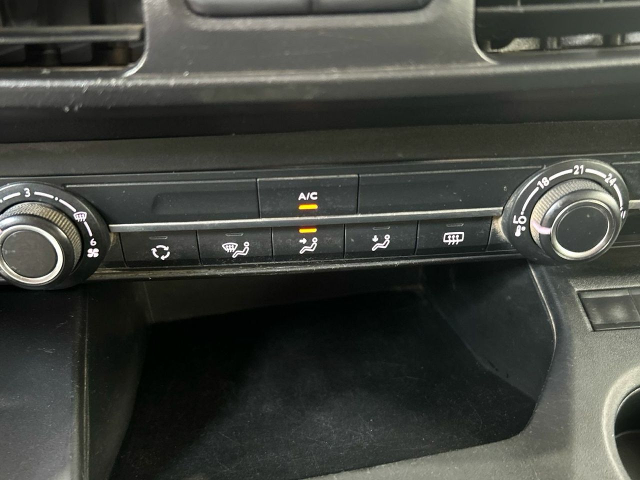 Peugeot Rifter BlueHDi 100 Access Standard 73 kW (100 CV) - foto 30