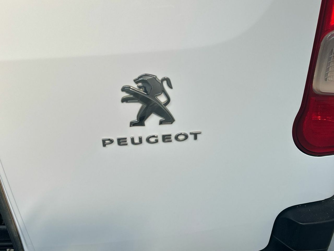 Peugeot Rifter BlueHDi 100 Access Standard 73 kW (100 CV) - foto 43