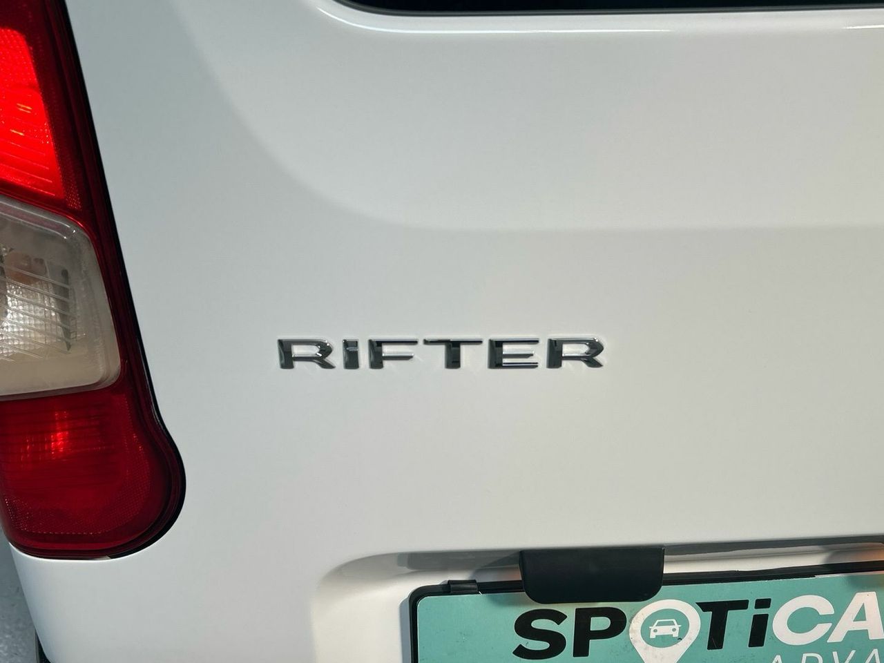 Peugeot Rifter BlueHDi 100 Access Standard 73 kW (100 CV) - foto 44