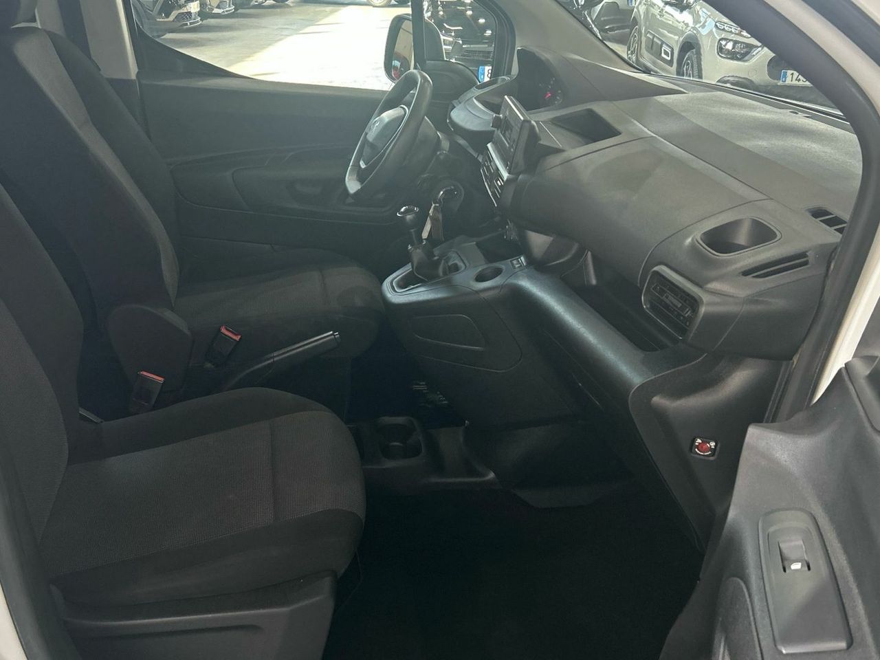 Peugeot Rifter BlueHDi 100 Access Standard 73 kW (100 CV) - foto 24